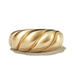 Elegant Wavy Ring